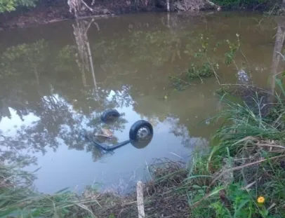 Mulher de 55 anos morre após veículo cair em represa na zona rural de Ibicaraí