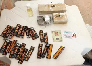 Mulher de detento é presa tentando entrar no CPTF com 1 kg de drogas