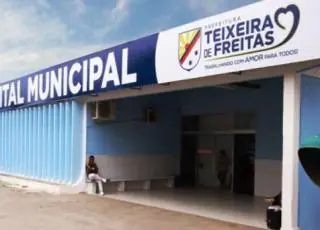 Mulher é atacada a facadas e socorrida para o HMTF em Teixeira