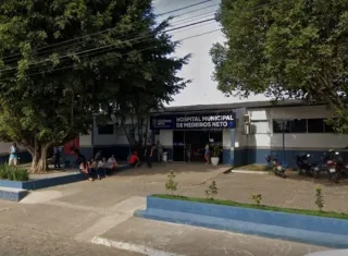 Mulher é esfaqueada após desentendimento por celular em Medeiros Neto