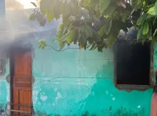 Mulher é presa após ameaçar conselheira tutelar e incendiar casa da filha em Belmonte