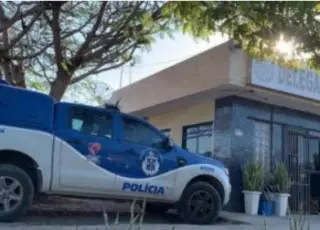 Mulher é presa após envenenar e matar filho de 5 anos por ser autista, no interior da BA
