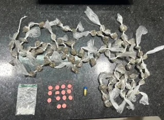Mulher é presa com drogas, munição e ecstasy em Itabela