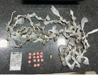Mulher é presa com drogas, munição e ecstasy em Itabela