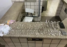 Mulher é presa com grande quantidade de drogas em Itamaraju