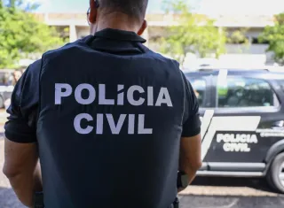 Mulher é presa em flagrante por lesão corporal e ameaça contra filha em Itapetinga
