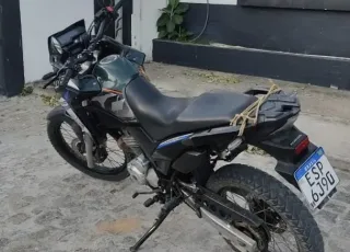 Mulher é presa em Teixeira de Freitas com moto com adulteração de sinal de identificação