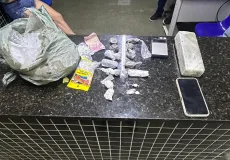 Mulher é presa pela PM  com drogas em Itamaraju