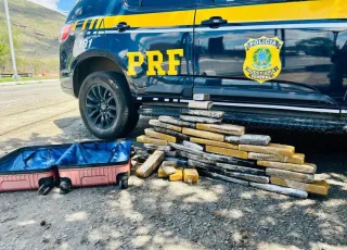 Mulher é presa pela PRF com 33 kg de maconha em ônibus interestadual na BR-116, em Jequié