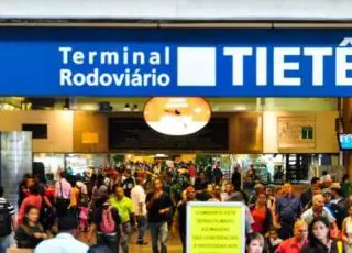 Mulher é presa por deixar falsa bomba em terminal rodoviário