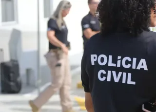 Mulher é presa por espancar a própria filha de 9 anos