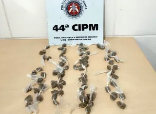 Mulher é presa por tráfico de drogas no interior de Itanhém após denúncia anônima