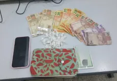 Mulher é presa por tráfico de drogas no Prado