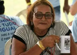 Mulher morre ao colidir carro no fundo de carreta na BA 290 próximo a Alcobaça