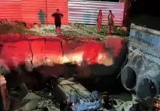 Mulher morre após carro conduzido por motorista embriagado despencar em cratera interditada em Itabatã