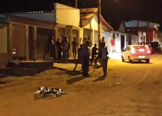 Mulher morre atropelada por moto no bairro Nova América
