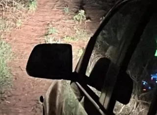 Mulher sequestrada é encontrada morta dentro do próprio carro; três suspeitos são presos 