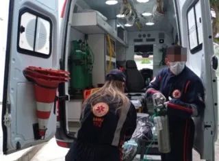 Mulher tem corpo queimado com acetona e fogo após briga em Teixeira de Freitas; Suspeita é procurada