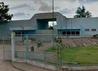 Mulher tenta entrar no CPTF com drogas e acaba presa