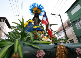 Multidão e toma as ruas de Salvador em celebração ao Dois de Julho, Dia da Independência da Bahia