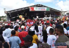 Multidão participa de encontro do PGP em Teixeira de Freitas com presença de Jerônimo Rodrigues e lideranças do Extremo Sul