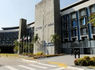 Municípios da Bahia deverão excluir aposentados do serviço público, aponta parecer do TCM