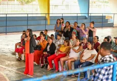 Música e karaokê marcam manhã de integração para idosos no CRAS Ulisses Guimarães