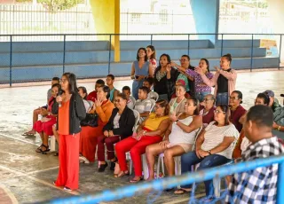 Música e karaokê marcam manhã de integração para idosos no CRAS Ulisses Guimarães