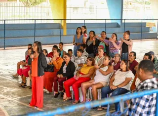 Música e karaokê marcam manhã de integração para idosos no CRAS Ulisses Guimarães