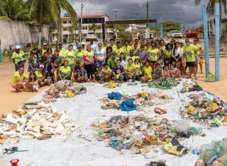 Mutirão de Limpeza une forças em prol das praias de Prado