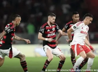 Nacional acompanha duelo final entre Inter e Fla pela Libertadores