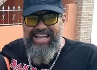 'Não aguentava mais apanhar', diz vizinha do adolescente suspeito de matar o pai