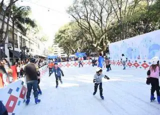 Natal Iluminado de Teixeira de Freitas terá pista de patinação no Gelo