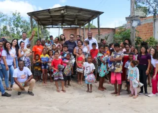 Natal Solidário: Secretaria de Saúde presenteia crianças de comunidade teixeirense