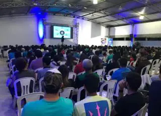 Palestra sobre neuromarketing reúne mais de 400 pessoas em Eunápolis