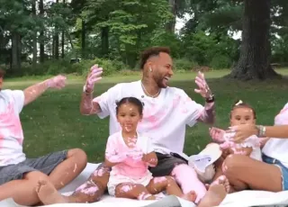 Neymar e Bruna Biancardi anunciam gravidez e revelam sexo do bebê  