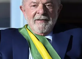 No primeiro dia, Lula cumpre promessas e revoga decretos de Bolsonaro