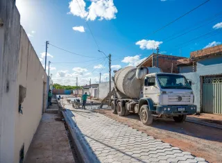 Nova Canaã: pavimentação transforma ruas e melhora a vida dos moradores em Teixeira de Freitas
