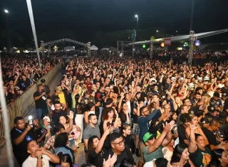 Nova estrutura da festa de Teixeira de Freitas conquista público e fortalece economia local