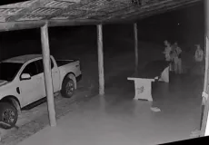 Nova invasão: Grupo armado invade fazenda e expulsa produtores rurais em Prado; veja o vídeo