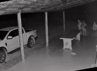 Nova invasão: Grupo armado invade fazenda e expulsa produtores rurais em Prado; veja o vídeo