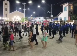 Nova Praça da Matriz é entregue em Cumuruxatiba junto com reforços para a saúde pública