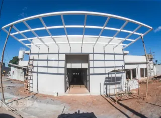Nova Unidade de Saúde do Bela Vista chega a 64% e ganha novas etapas de infraestrutura