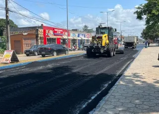 Nova Viçosa: Avenida Oceânica recebe pavimentação asfáltica para melhorar o tráfego na cidade