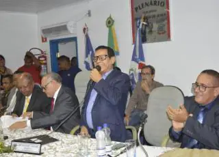 Nova Viçosa - Câmara aprova contas do prefeito Manoelzinho da Madeira seguindo parecer do TCM