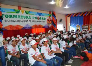 Nova Viçosa celebra a formatura de mais uma turma do PROERD em parceria com a 89ª CIPM.