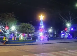 Nova Viçosa começa a receber decorações para festas de fim de ano