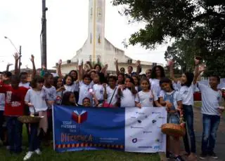 Nova Viçosa: Programa Parceria Votorantim pela Educação promove atividade de leitura com crianças.