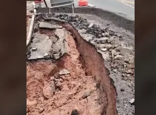 Perigo na rodovia - Novas imagens mostram risco de desmoronamento na BR-418 em Nova Viçosa