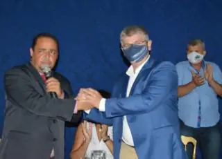 Novo prefeito de Itanhém, Mildson Medeiros toma posse para seu primeiro mandato